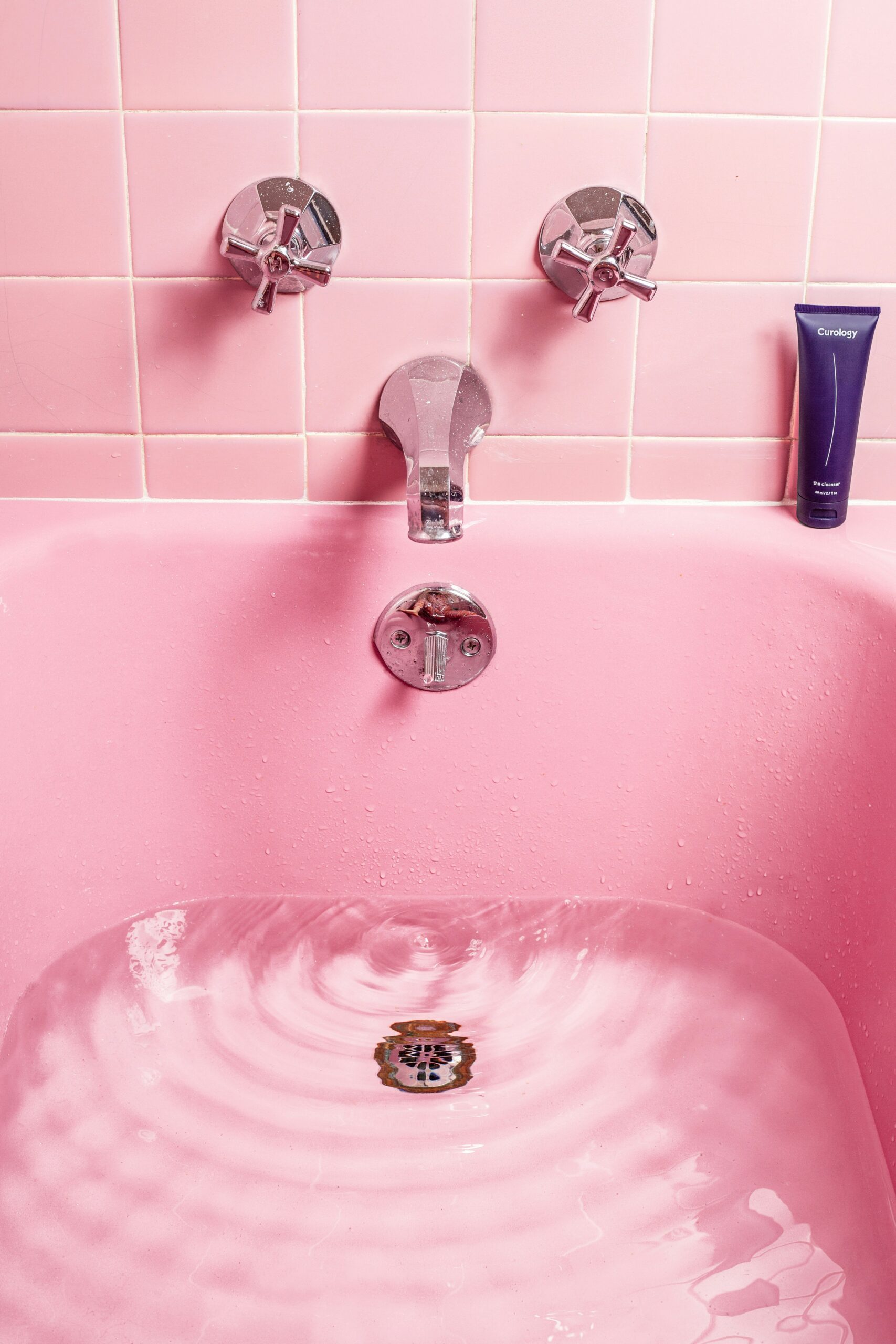 salle de bain pink en colour drenching